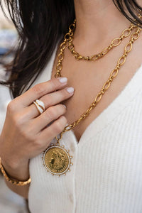 Harper Lace - Women's Elizabeth Medallion Pendant Necklace