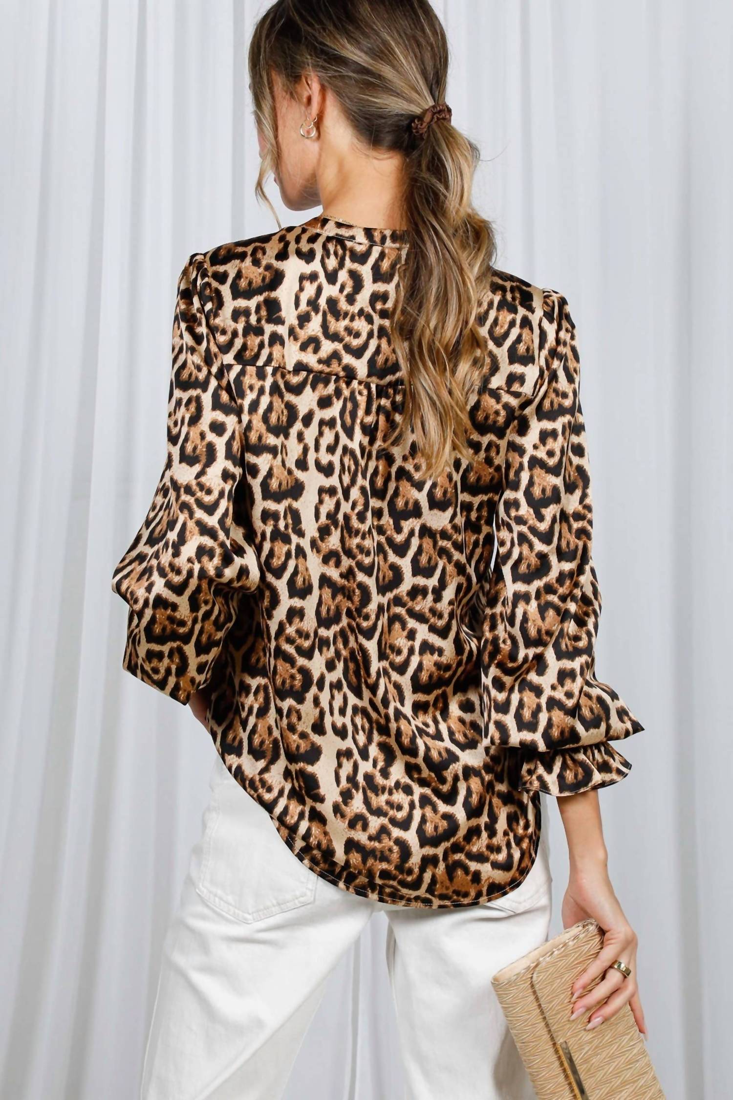 Vine & Love - Henley Leopard Print Blouse