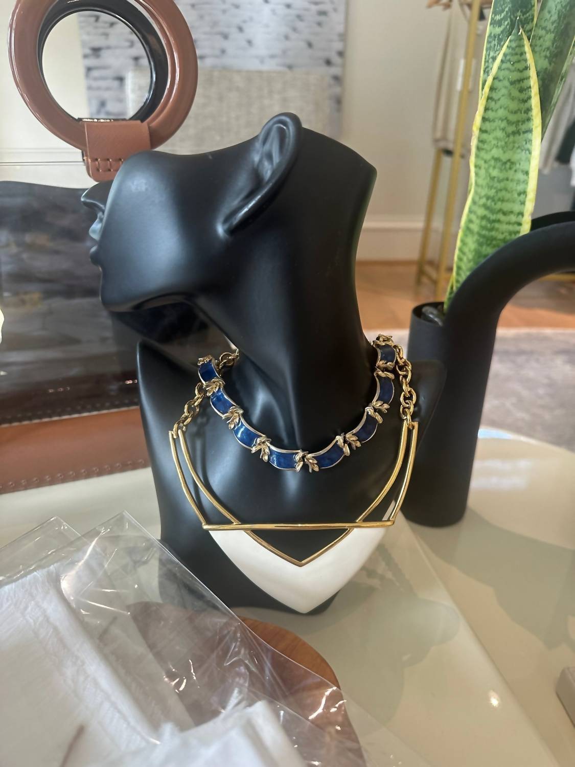 Harris Boulevard - Women's Vintage Necklace
