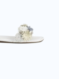AGL Women's Elsy Floral Slide in white - women's sandal - detail view