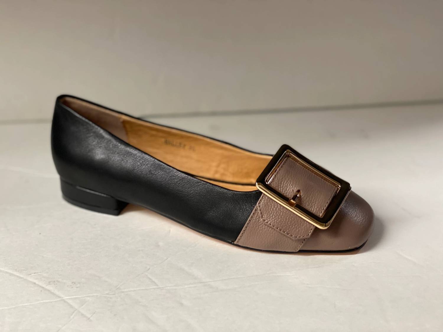 Ralph Miguel - Women's Balley Large Buckle Shoes