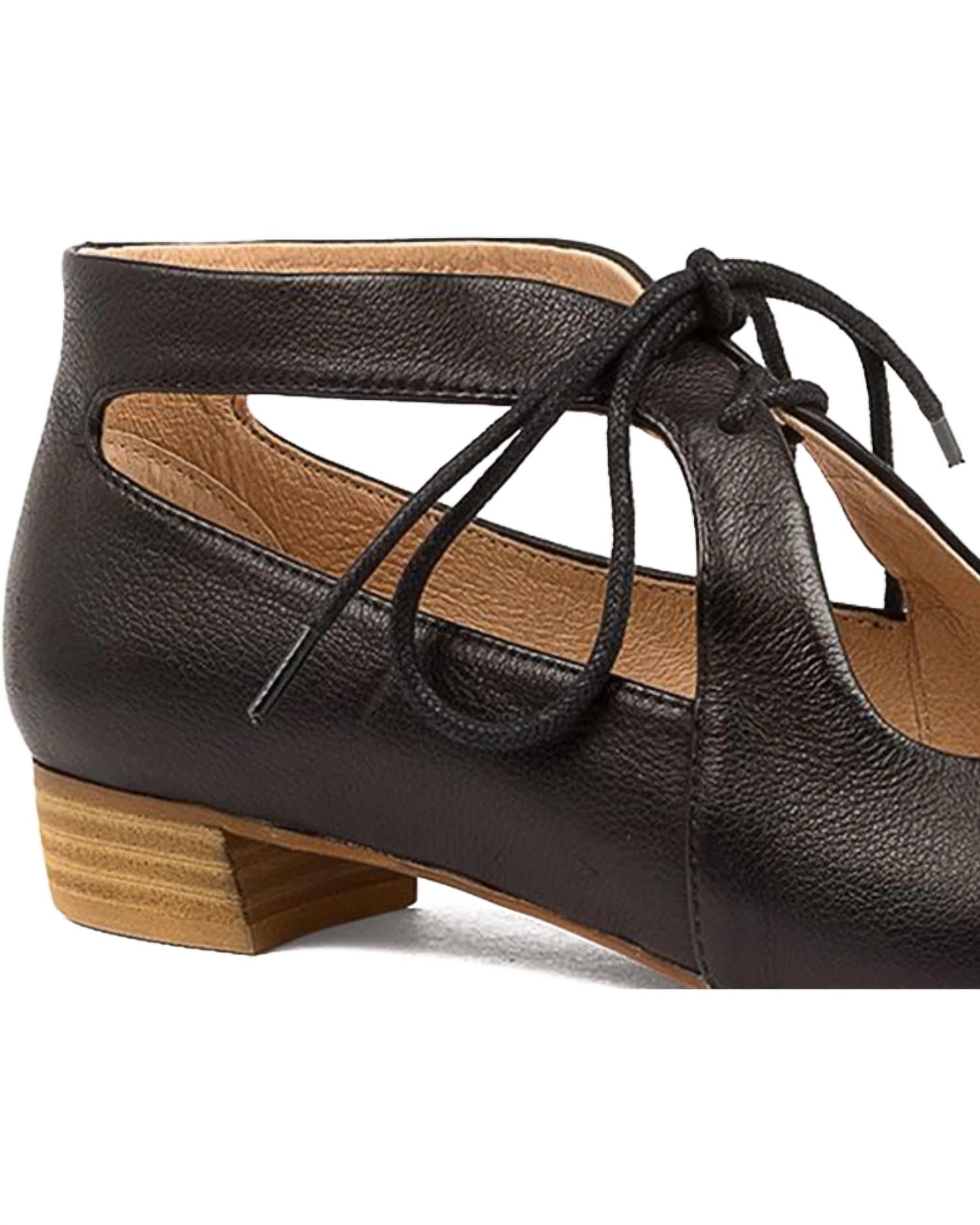 Django & Juliette - Women's Ewing Lace Up Flats