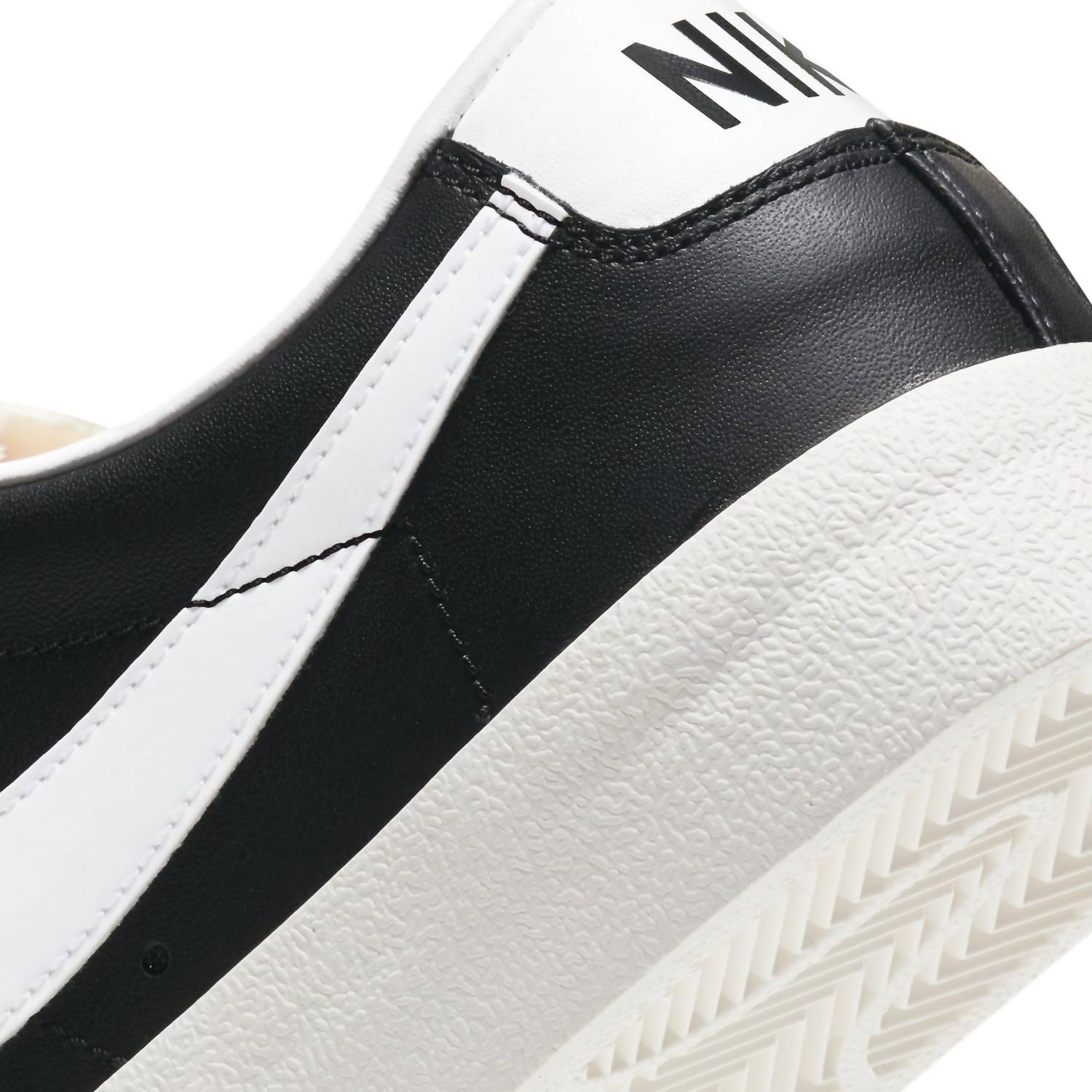 Nike - Men's Blazer Low '77 Vintage Sneaker