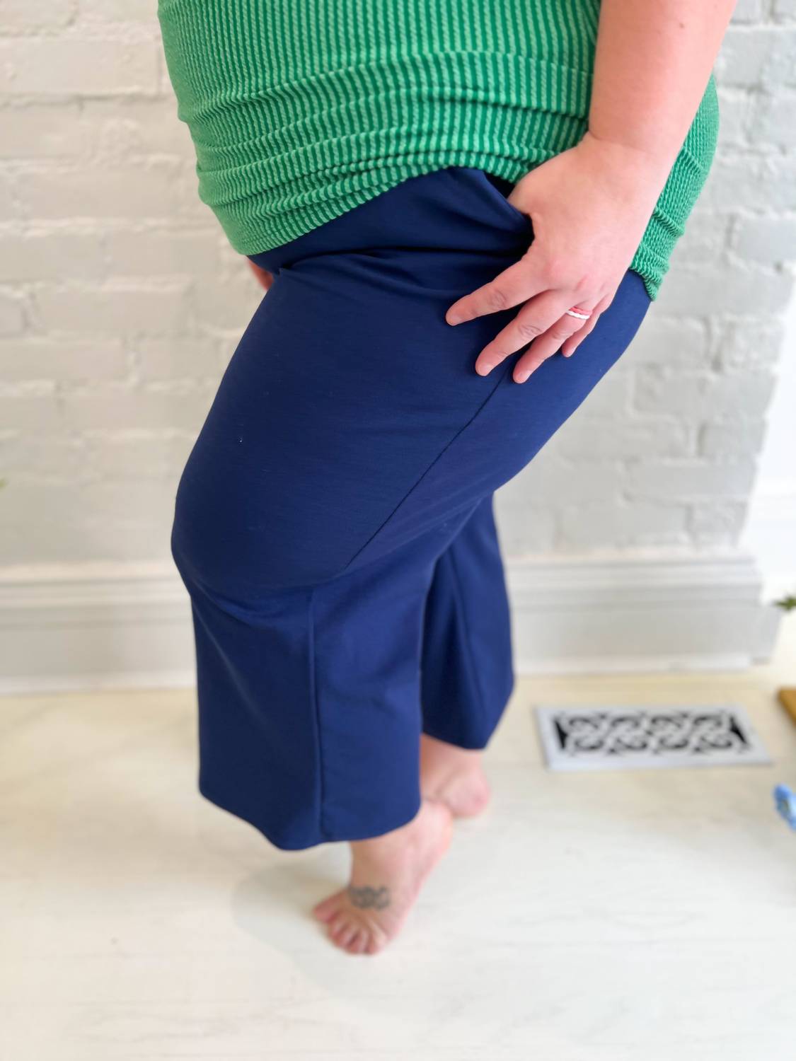 Heimish Usa - Lucy Wide Leg Stretchy Crop Pants