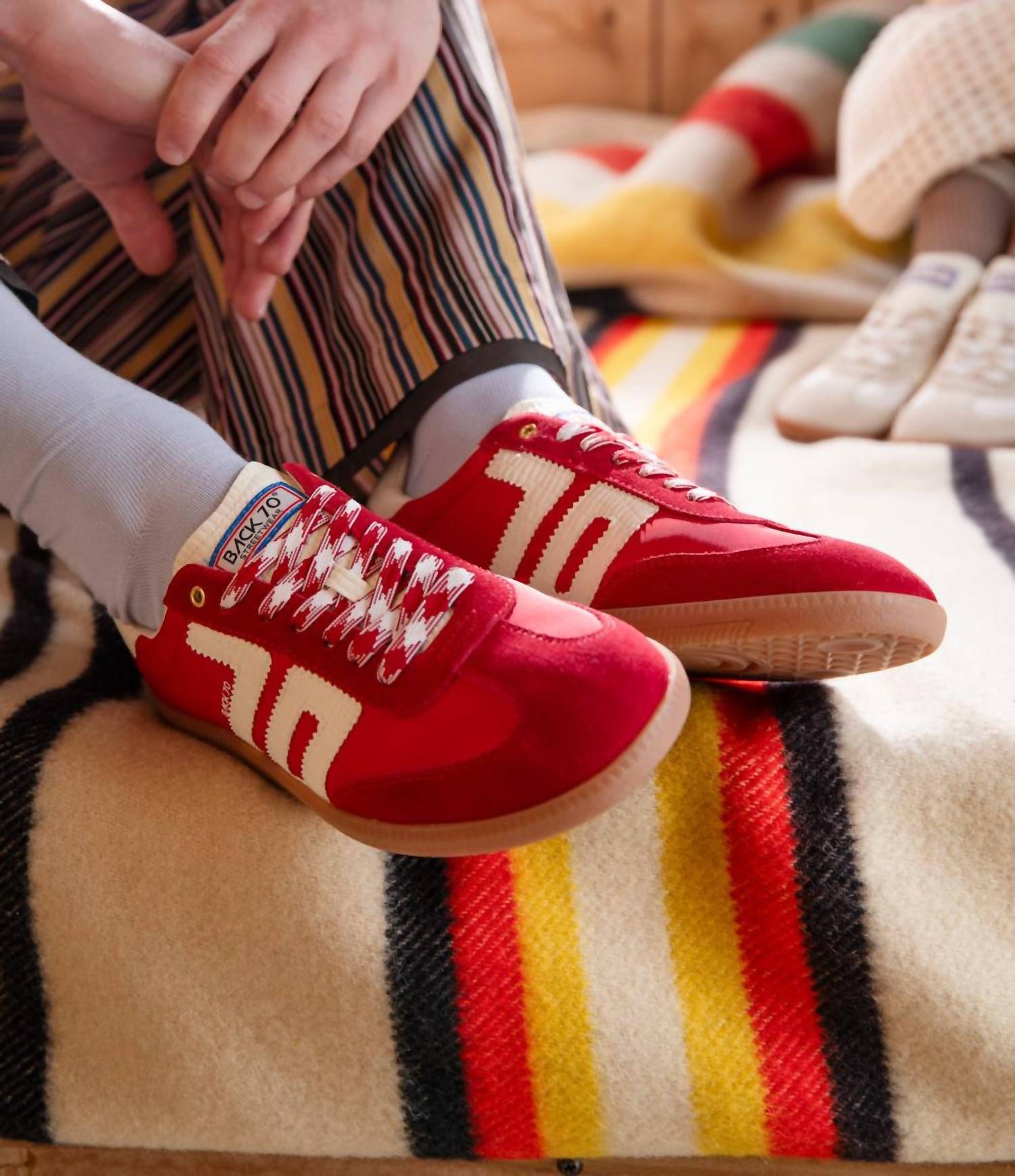 Back 70 - Women's Ghost Sneaker
