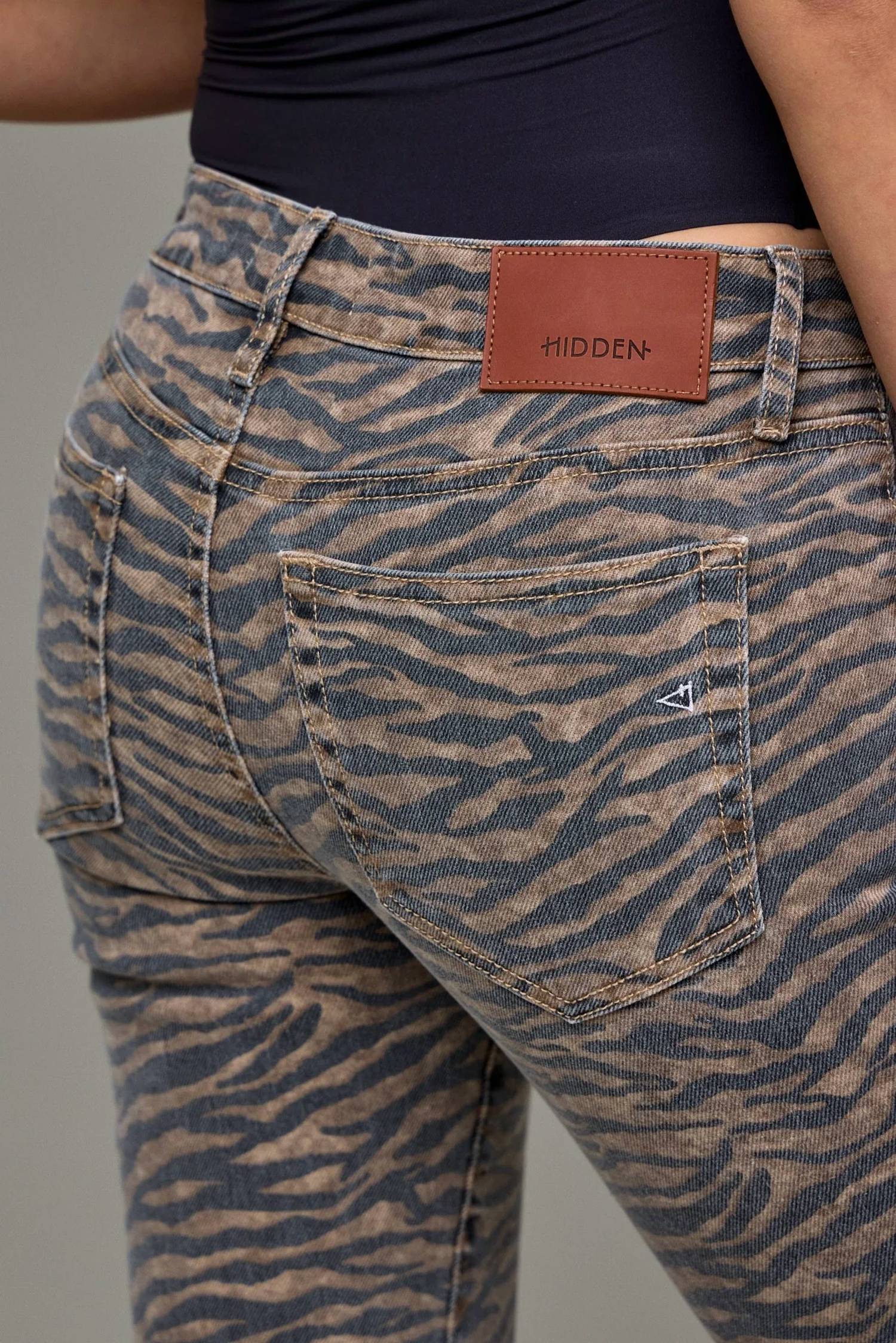Hidden - Easy Tiger Low Rise Jean