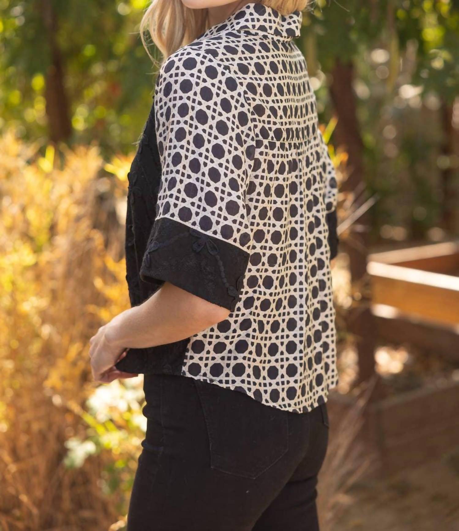 Voy - Ginny Floral Textured Button-Up Top