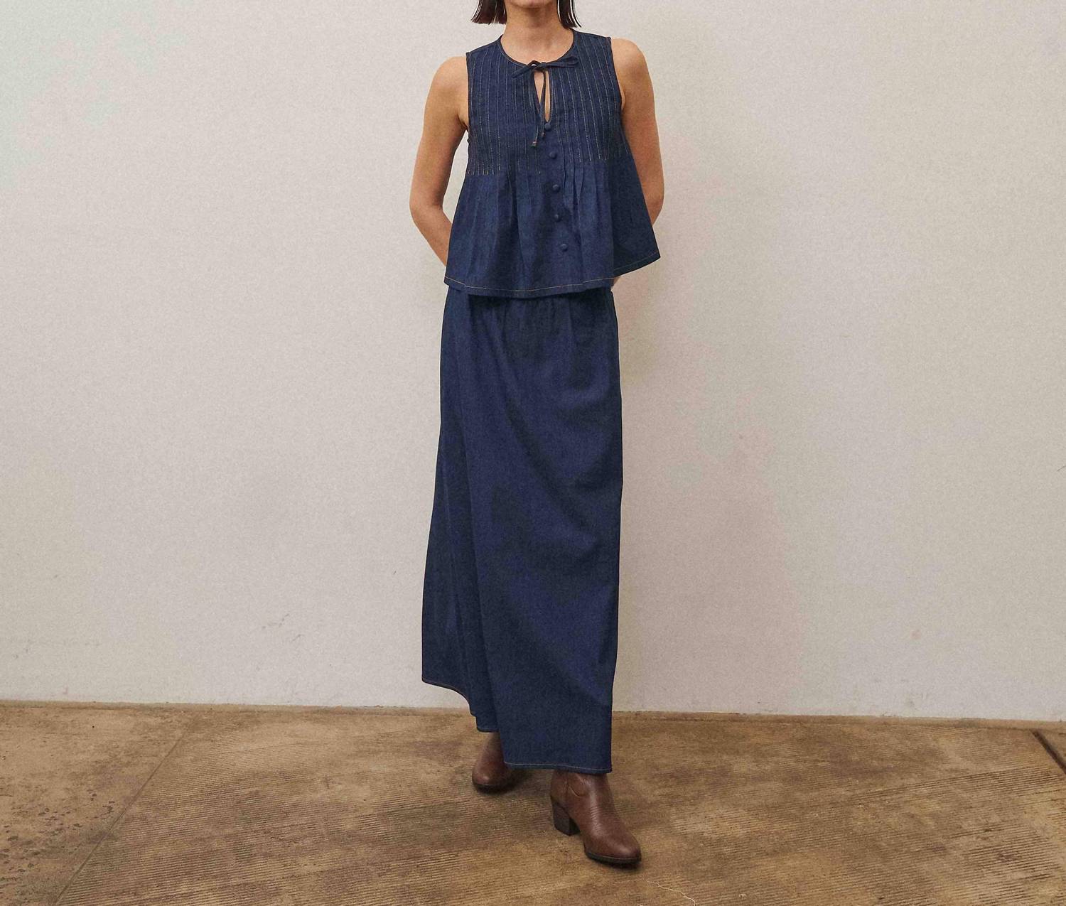 Able - Sleeveless Pleated Top
