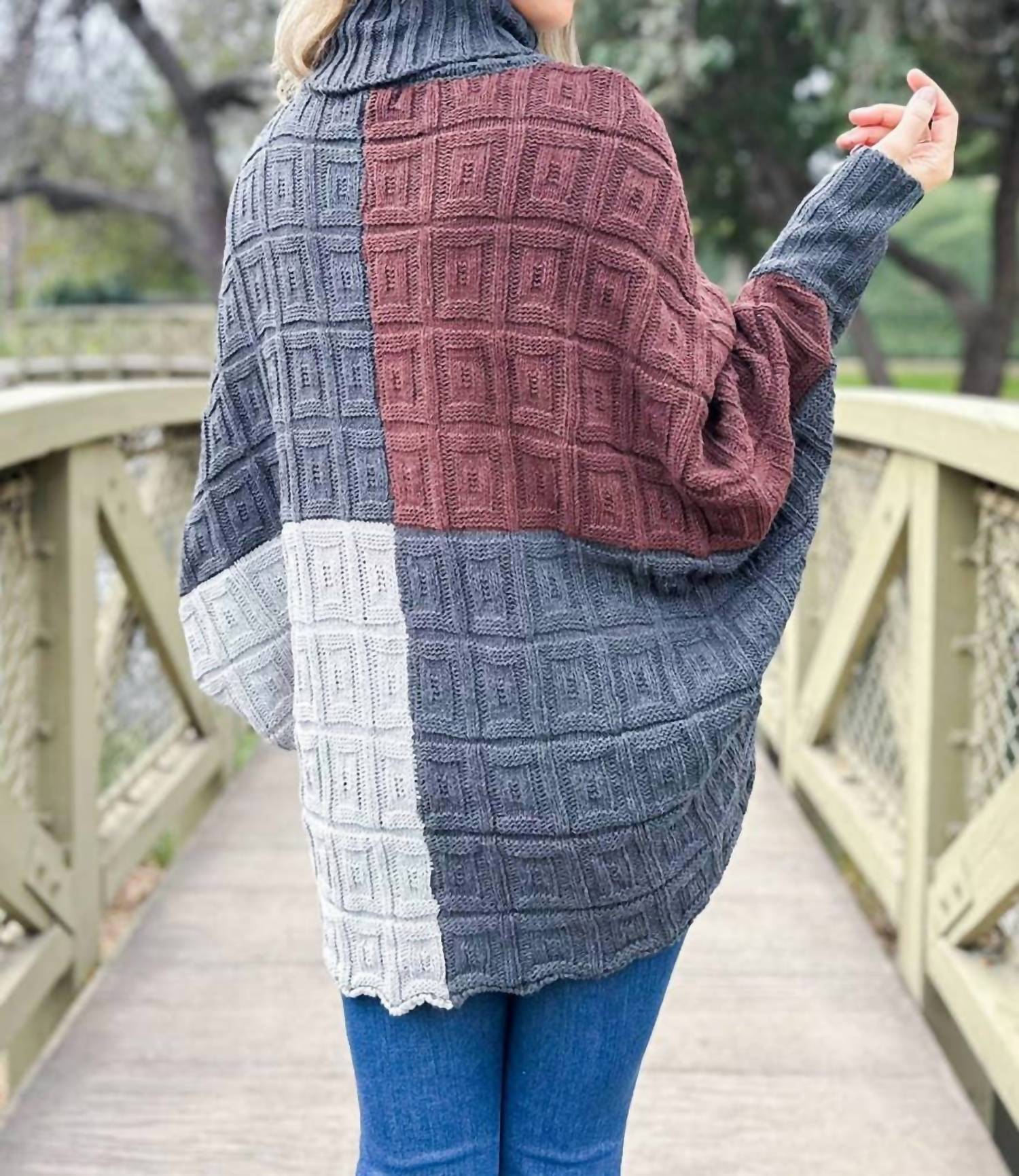 Amoli - Color Block Dolman Sleeve Turtleneck Knit Sweater