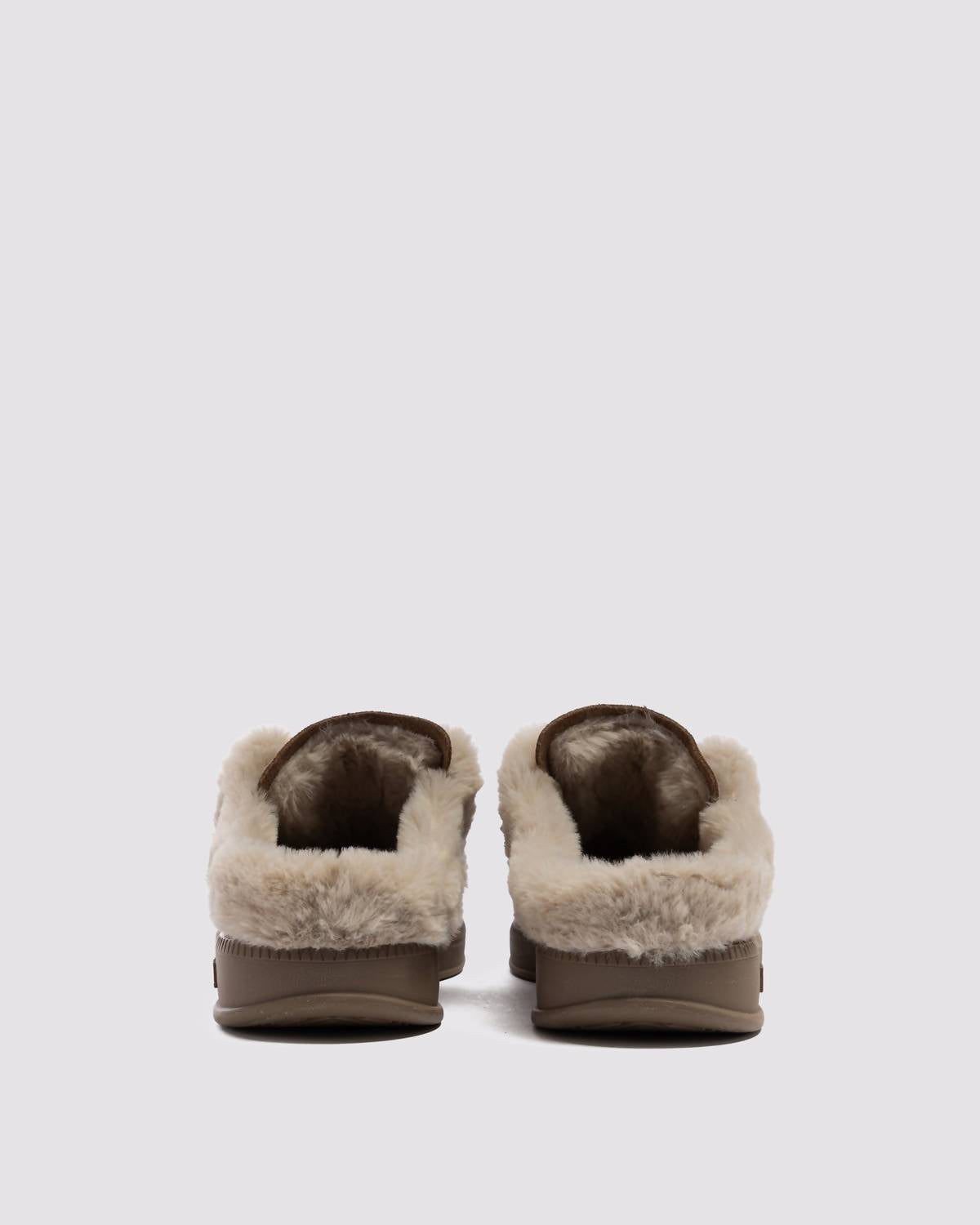 P448 - Women's Monaco Slide Sneakers