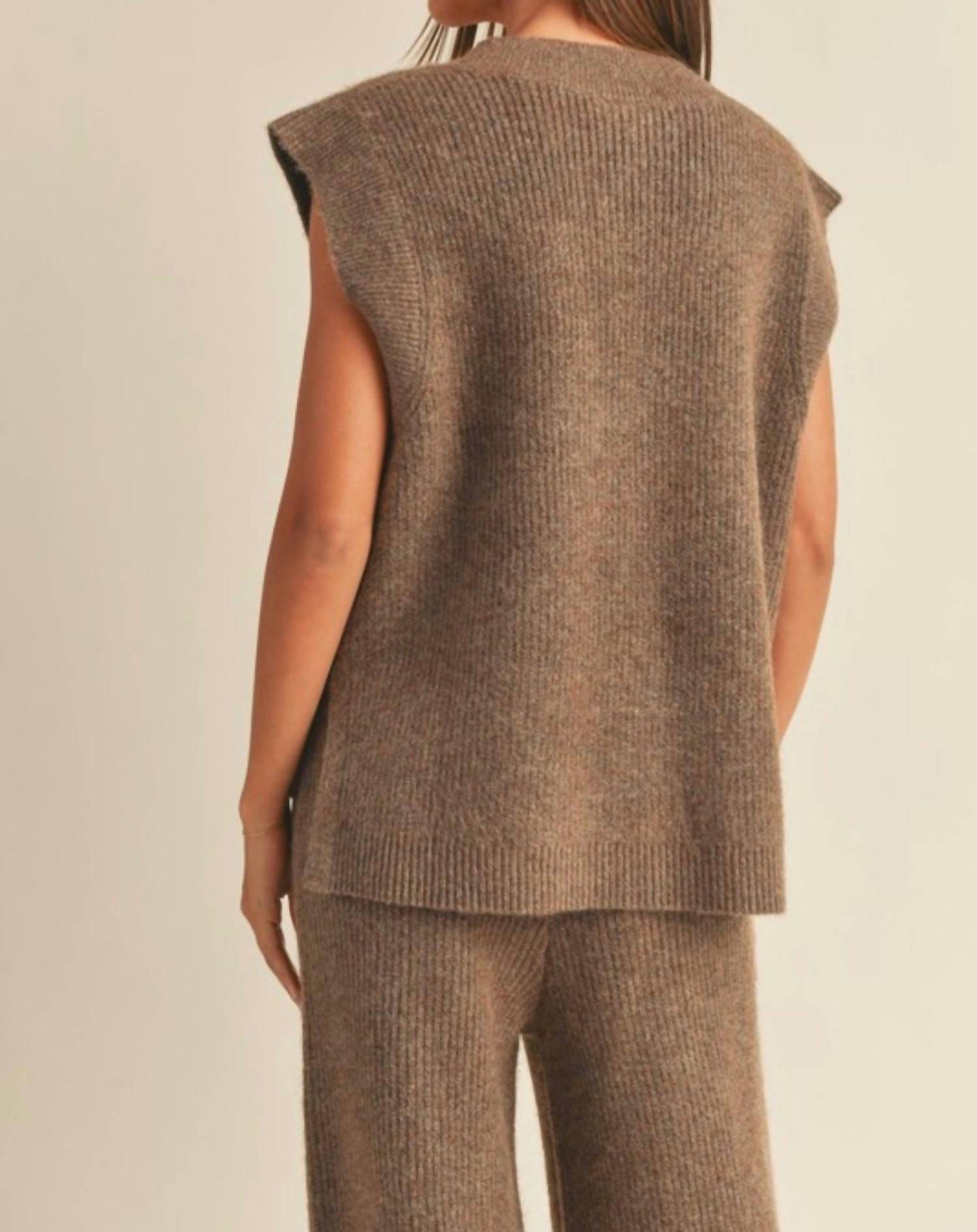 Miou Muse - Sweater Vest Set