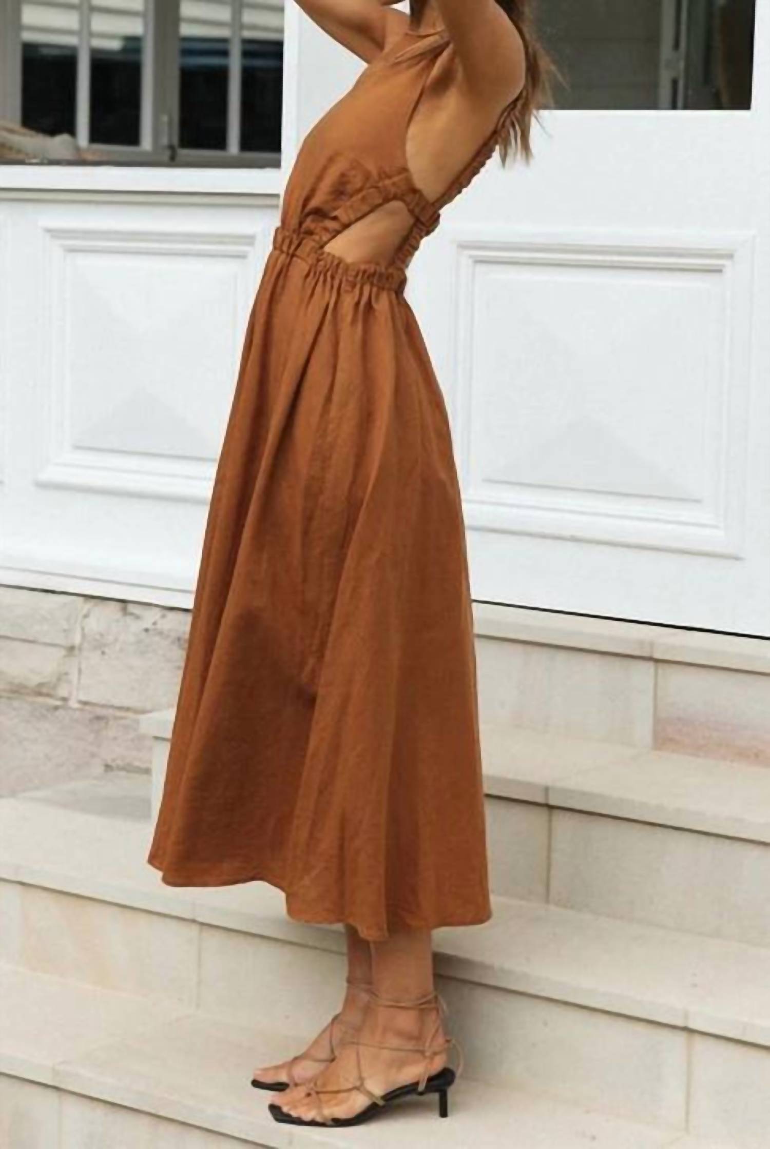 Sweetkama - Jovie Elastic Strap Back Sleeveless Midi Dress
