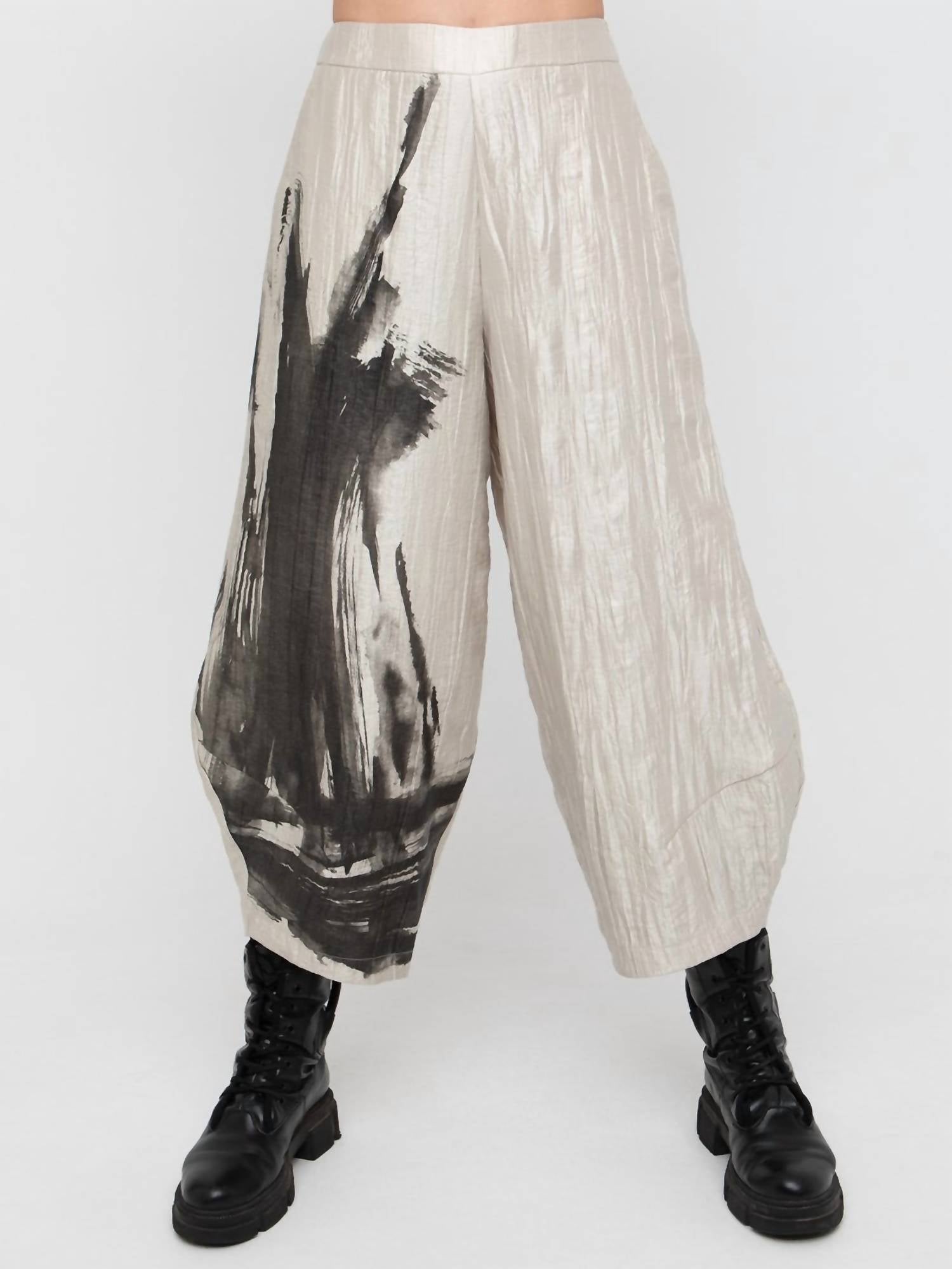 Ozai N Ku - Lantern Pants With Blush Stroke Print