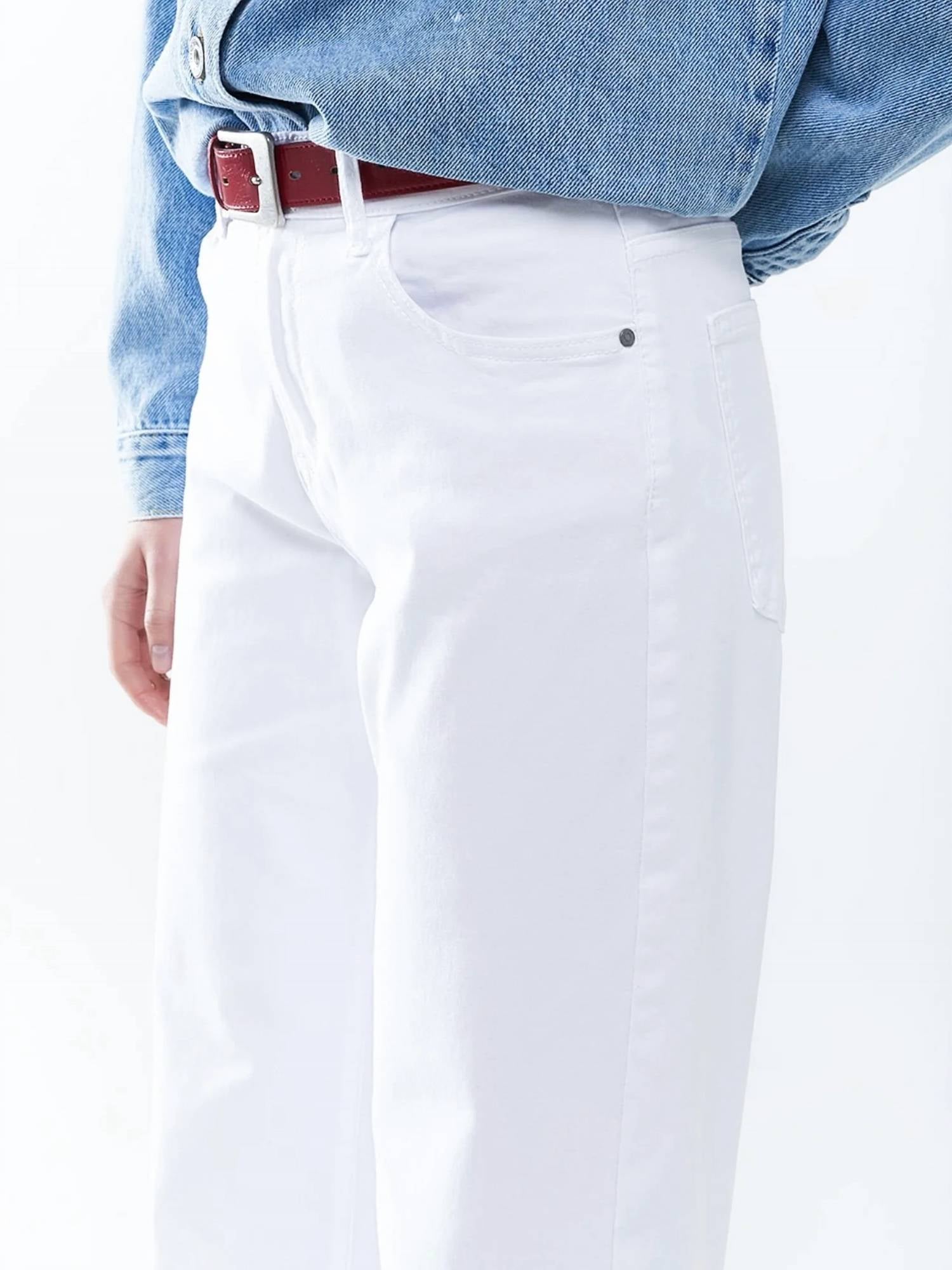 Q2 - Straight Wide Leg Jeans