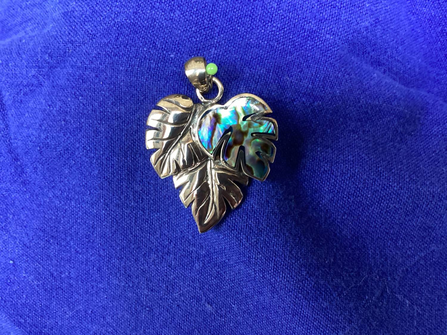 Ted Daily - Women's Monstera Leaf Pendant