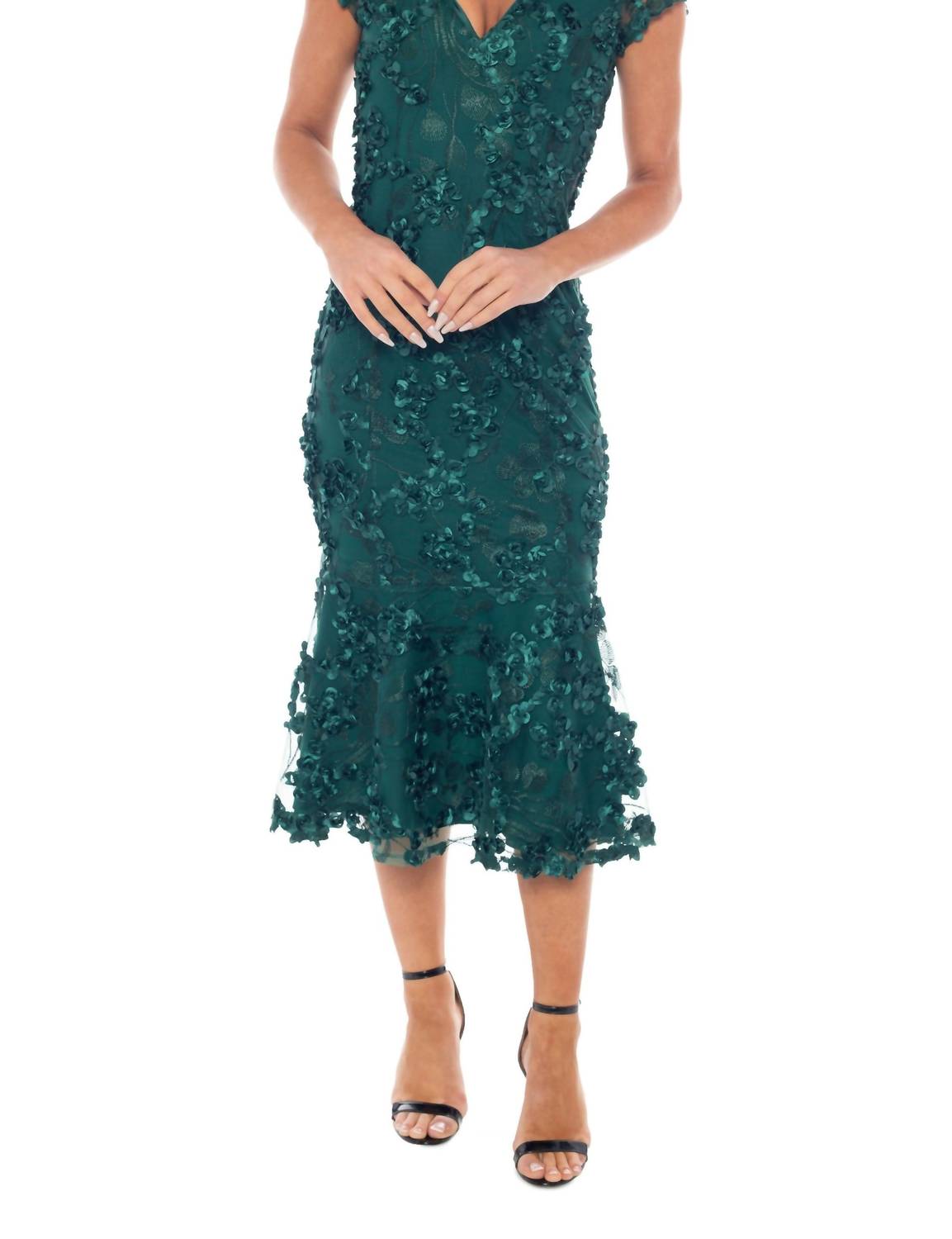 Oleg Cassini - Women's Floral Applique Trumpet Hem Midi Dress