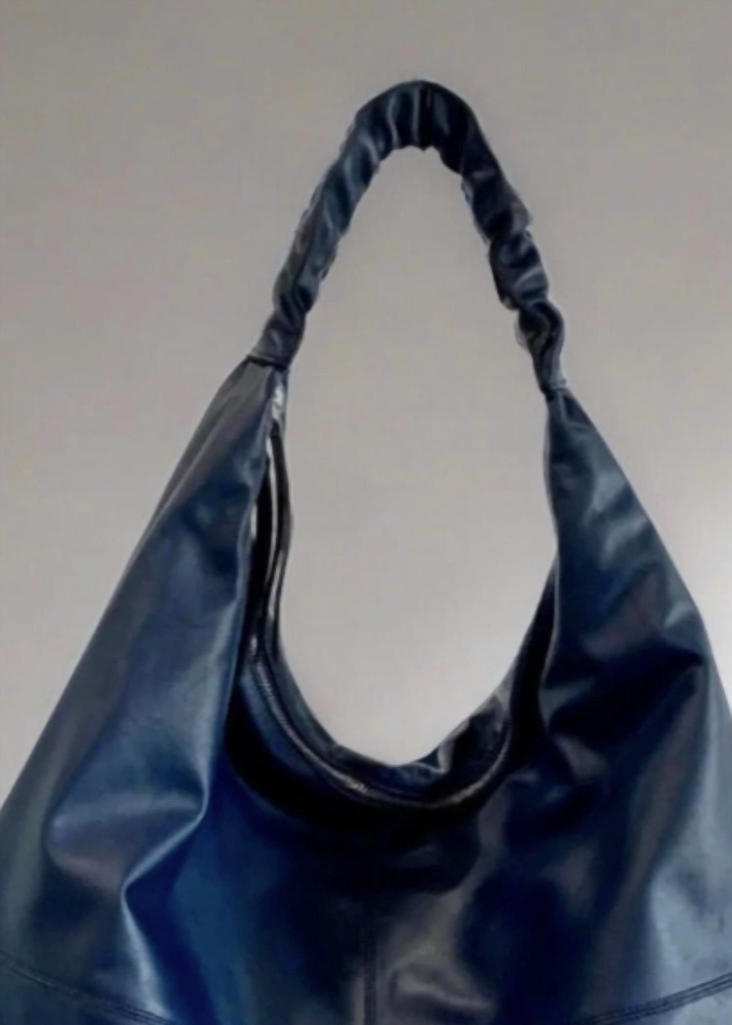 Berge - Women's Hobo Bag