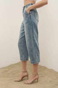 Aaron & Amber - Baggy Cropped Jeans