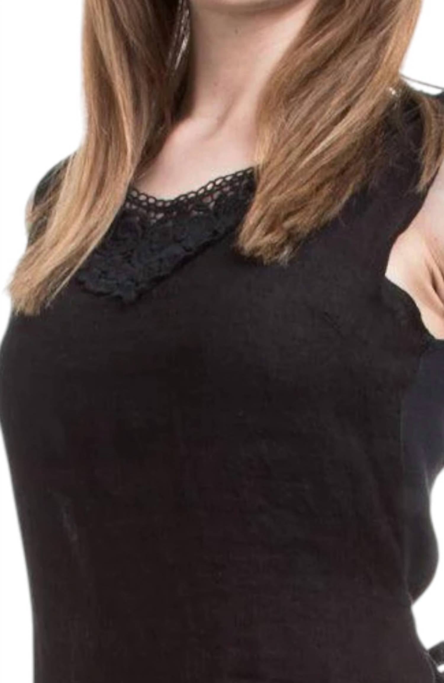 Gigi Moda - Lolly Sleeveless Top