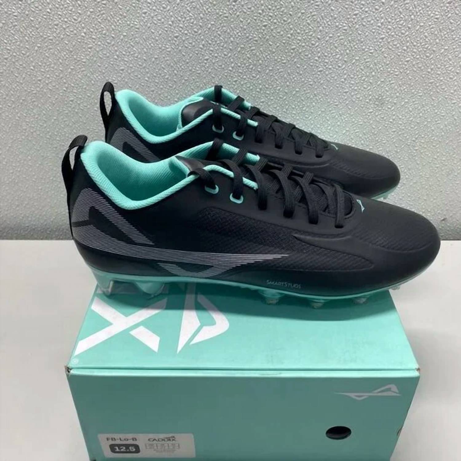 Caddix - Men's Low Top Football Cleats