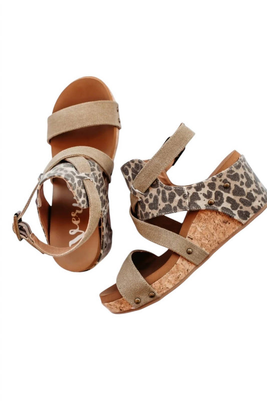 Very G - Women's Claire Wedge Sandal