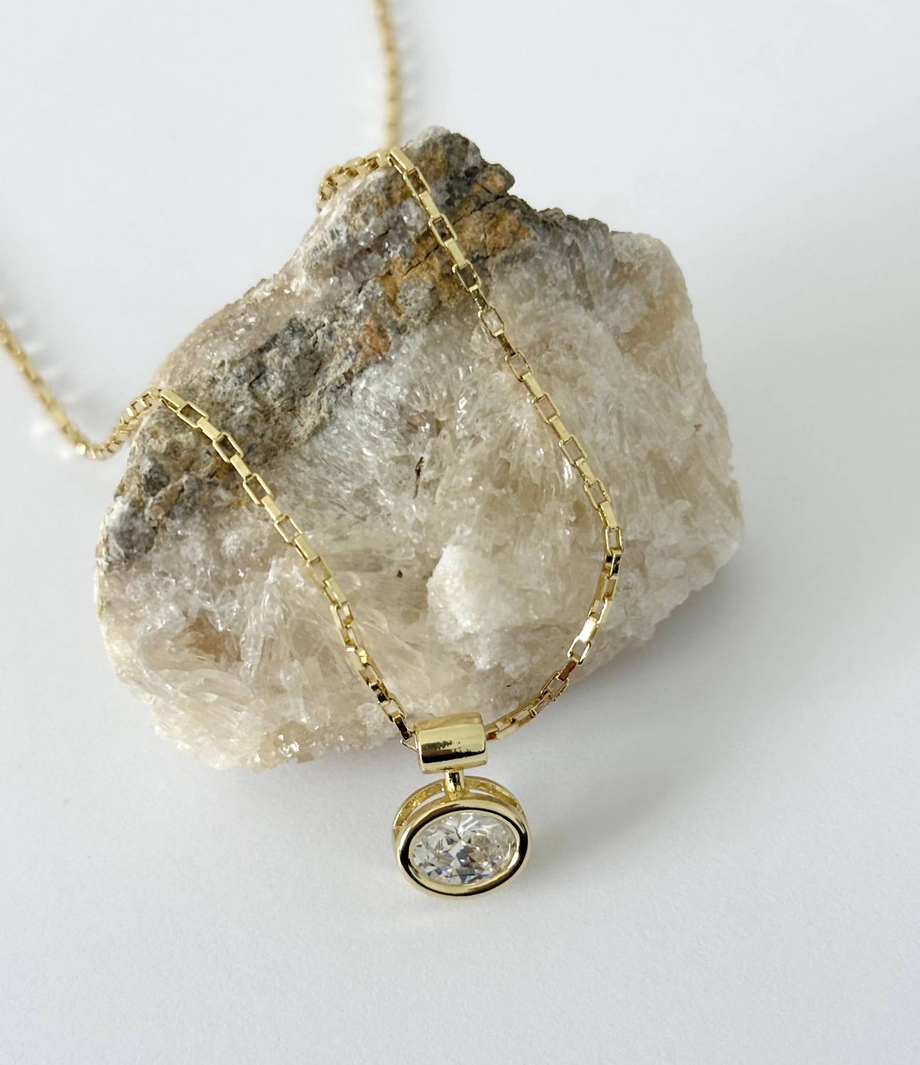 Tramps+Thieves - Women's Vera Necklace