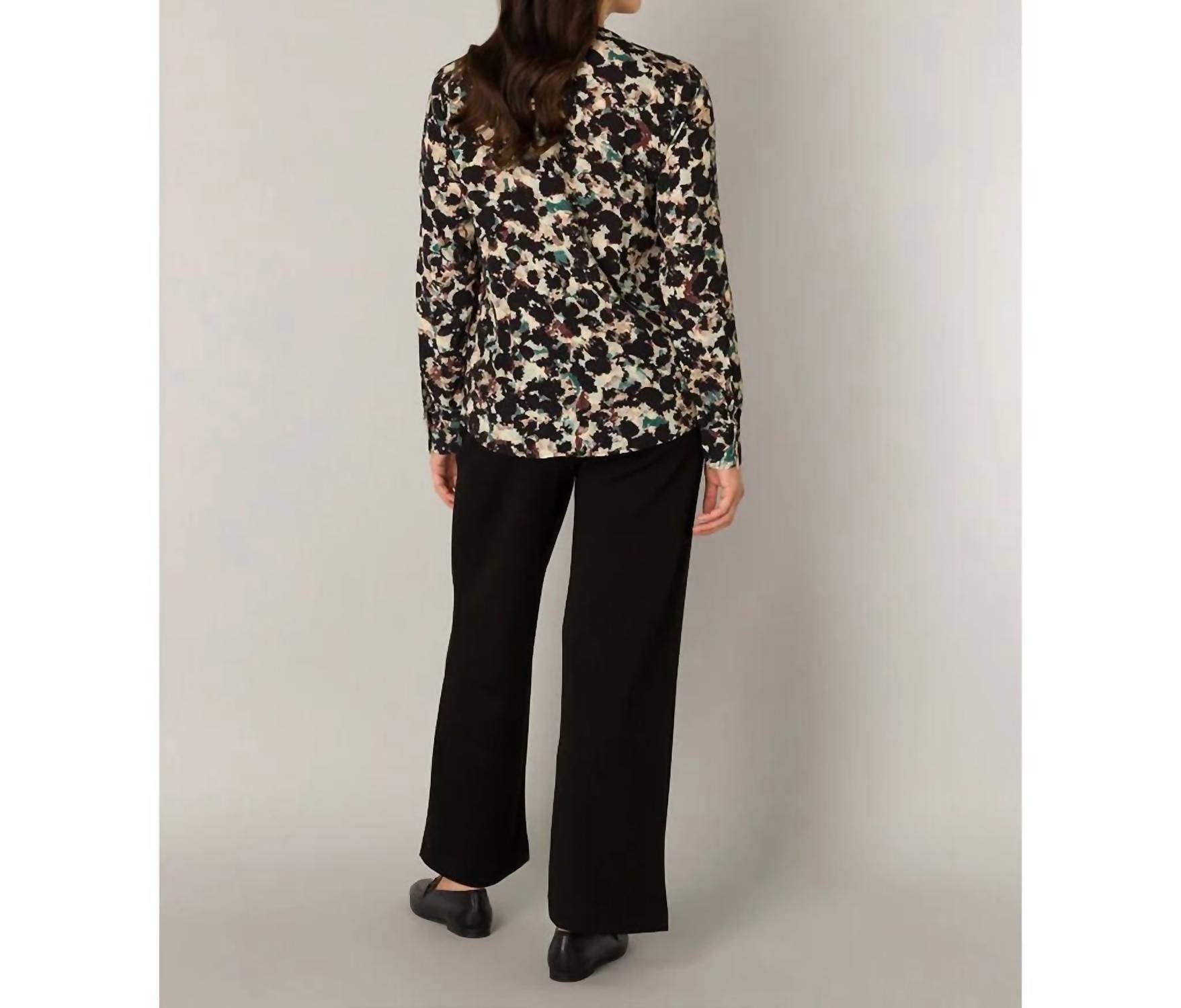 Yest - Olize Essential V-neck Shirt