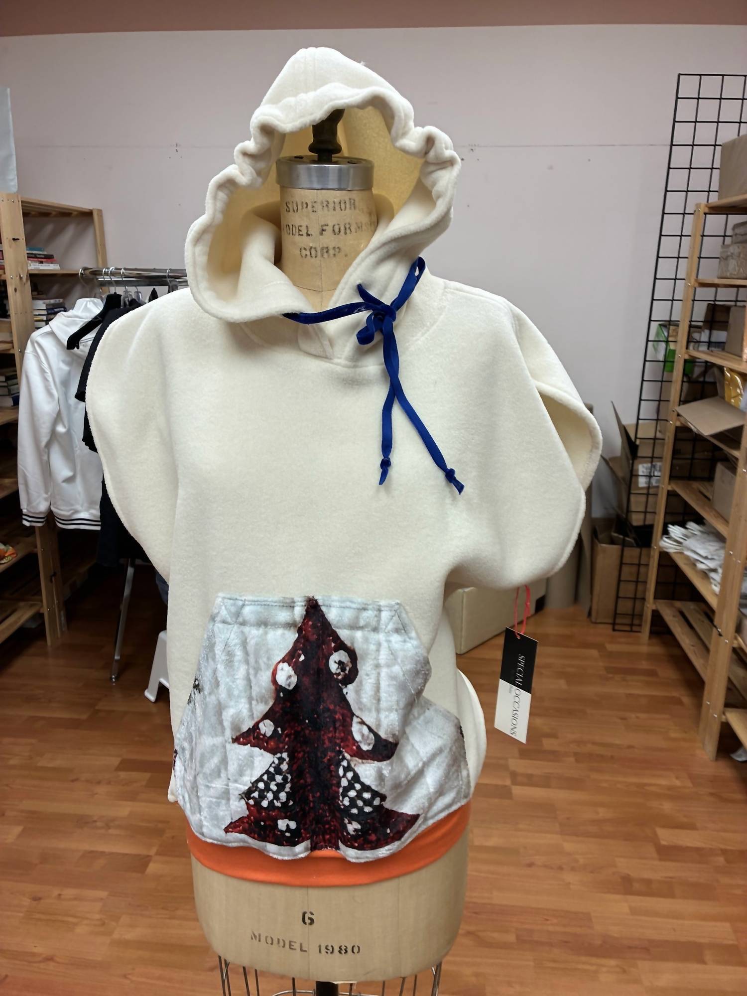 Quiet Luxury - Unisex - Fleece Hoodie With Christmas Print