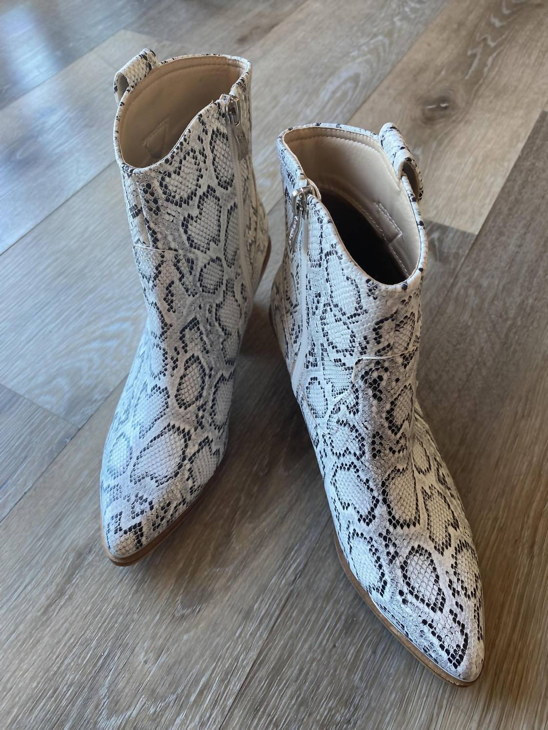Hallelu - Women's Kathryn Booties