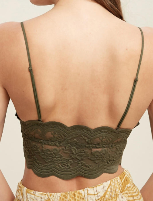 Wishlist - Lovely Scalloped Lace Bralette