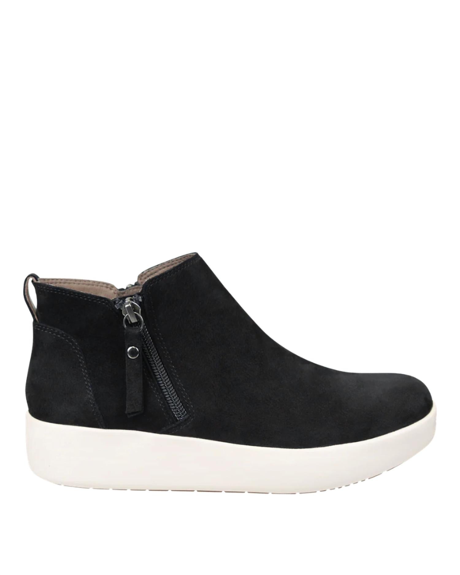 OTBT Women's Adept Shoes in black - women's sneaker - detail view