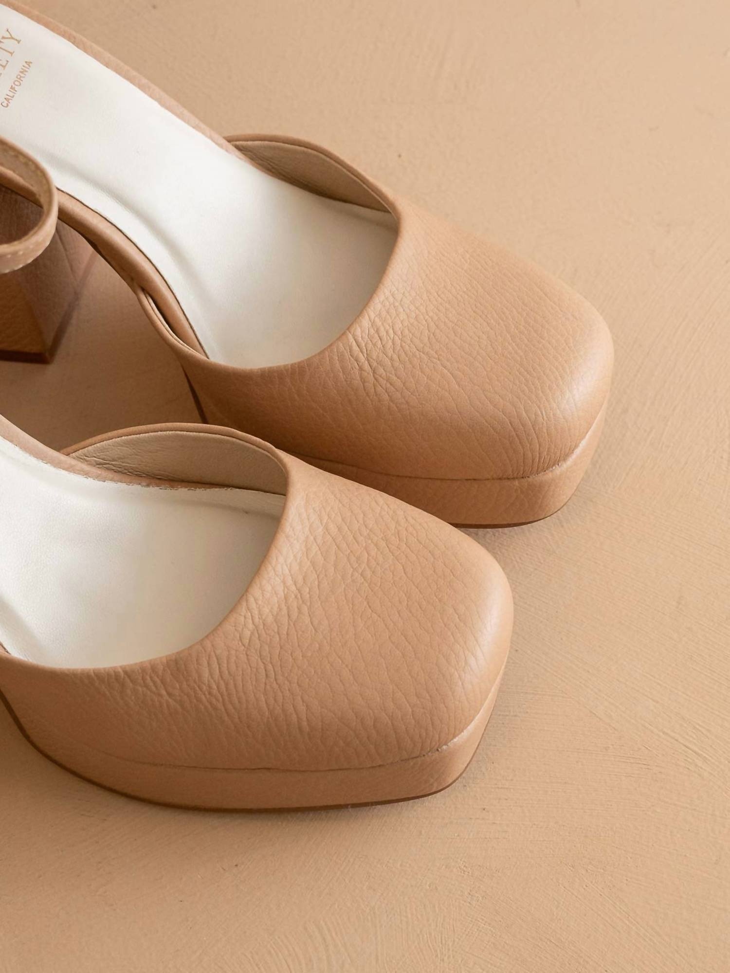 Oasis Society - Women's Oslo Chunky Platform Mary Janes Heels