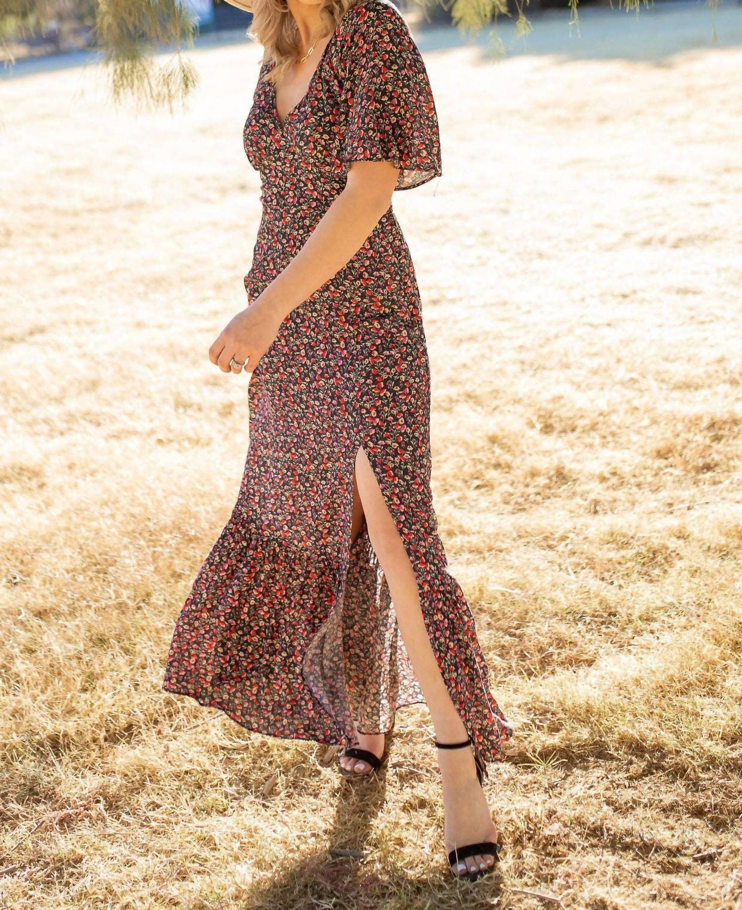 Lovestitch - Vintage Floral Print Flutter Sleeve Maxi Dress