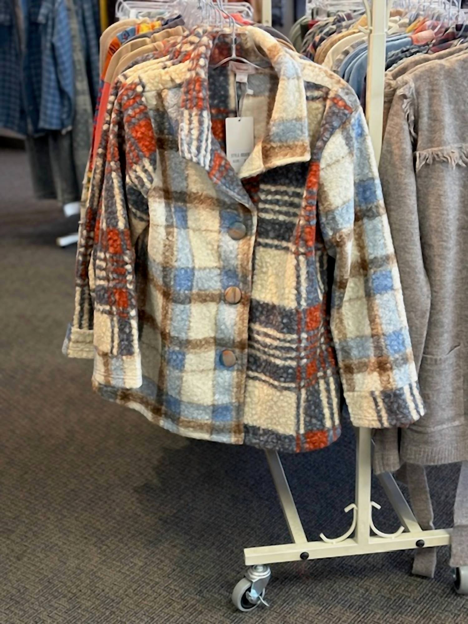Rising International - WOMEN'S THREE-BUTTON PLAID COAT