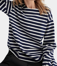 Kowtow - Pierre Tee