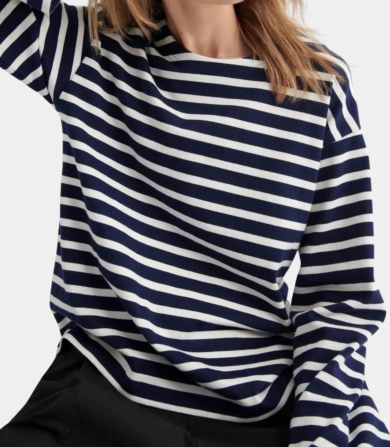 Kowtow - Pierre Tee