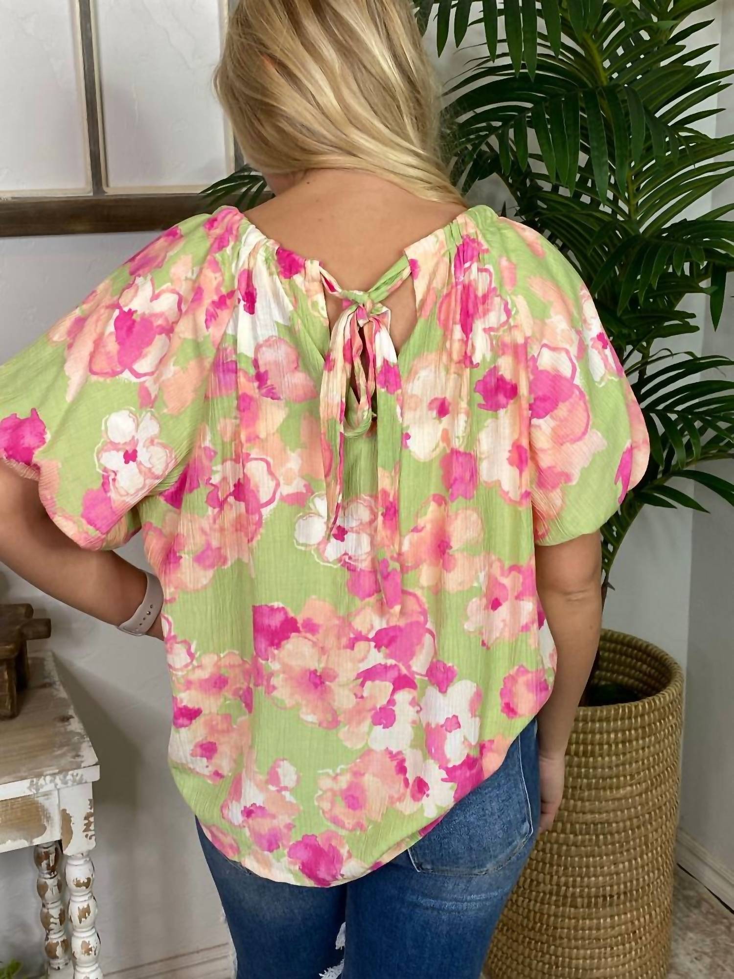 Easel - Floral Bubble Blouse
