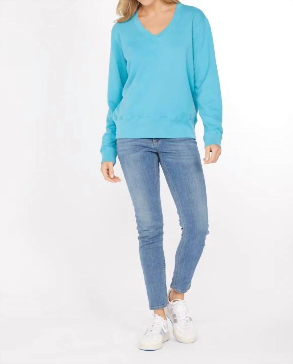 Mododoc - Deep V-neck Sweatshirt