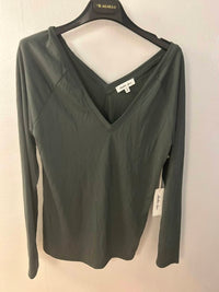 Another Love - Women's Liv vneck tee