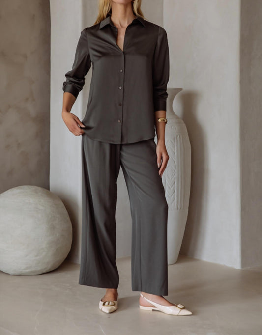 Skies Are Blue - Beckett Ii V-neck Button Down Blouse