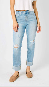 Judy Blue Star Bright Boyfriend Jeans in light wash blue - women's jeans