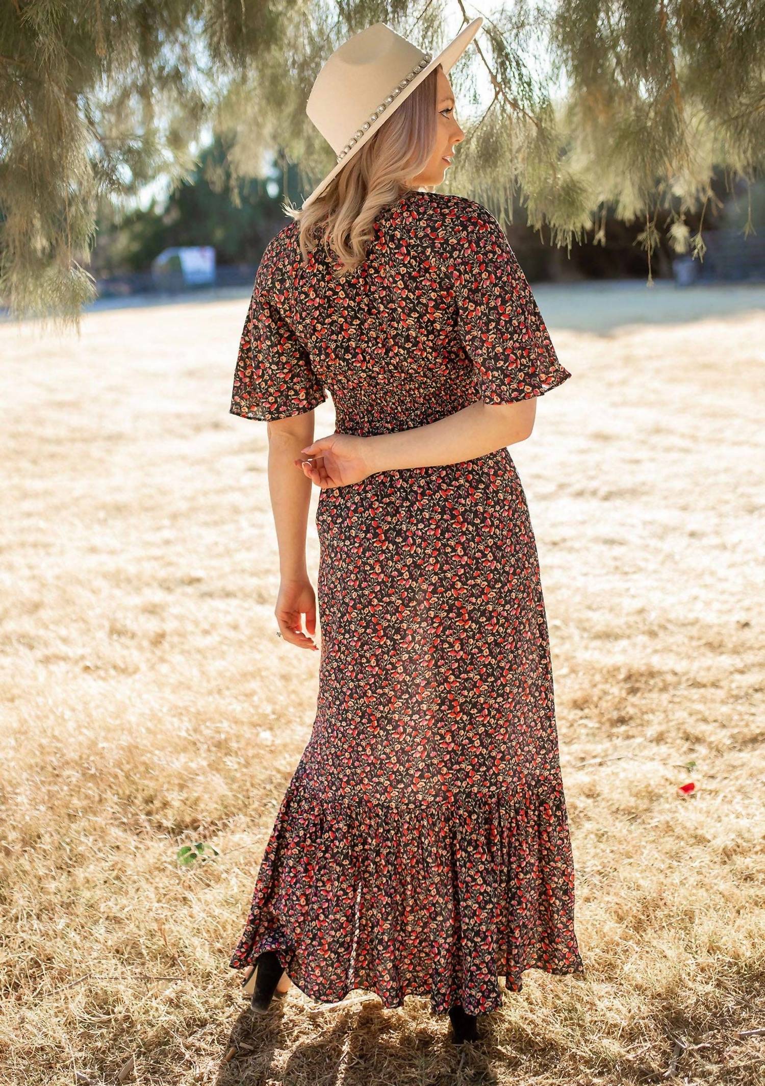Lovestitch - Vintage Floral Print Flutter Sleeve Maxi Dress