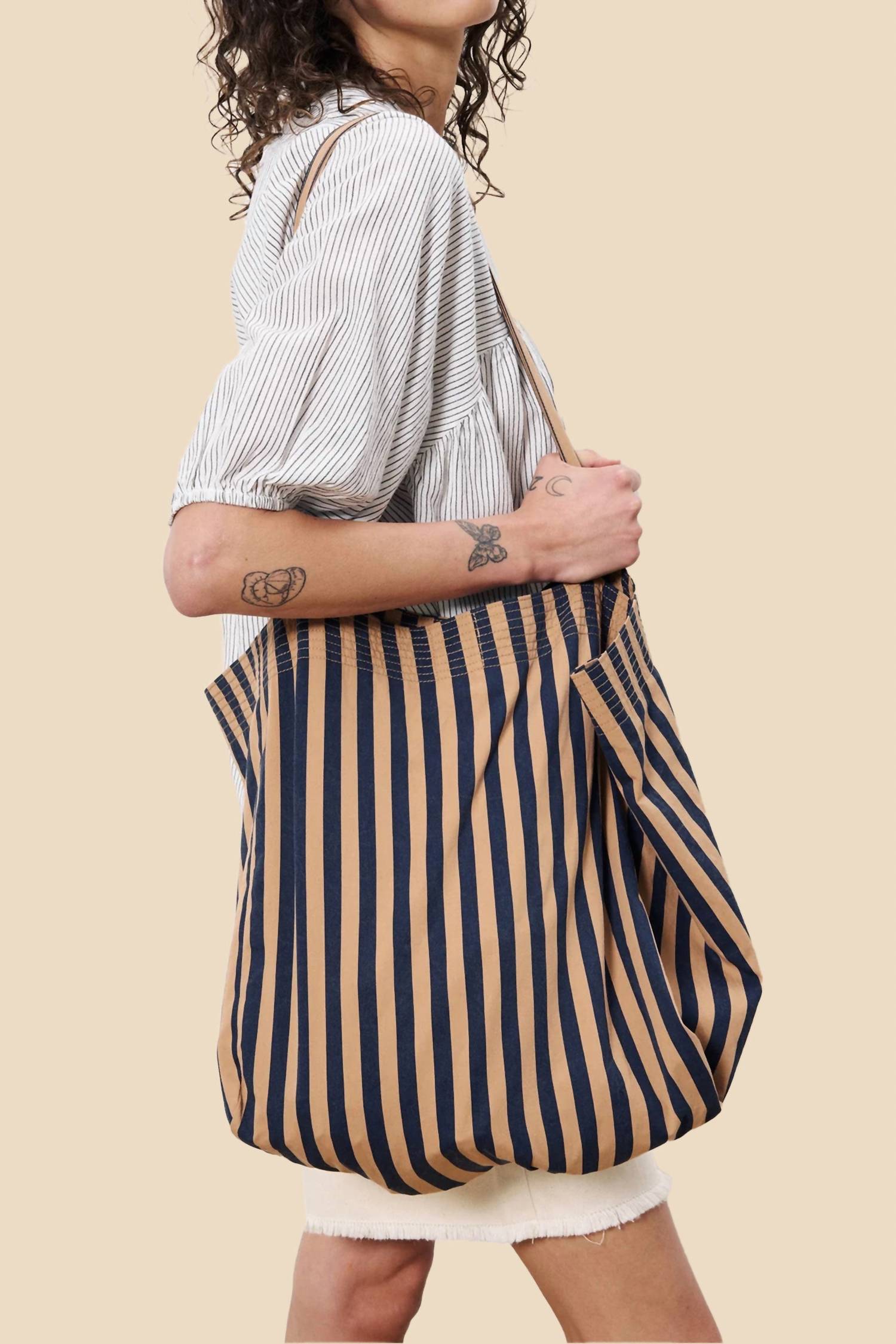Frnch - Shoulder Tote Bag
