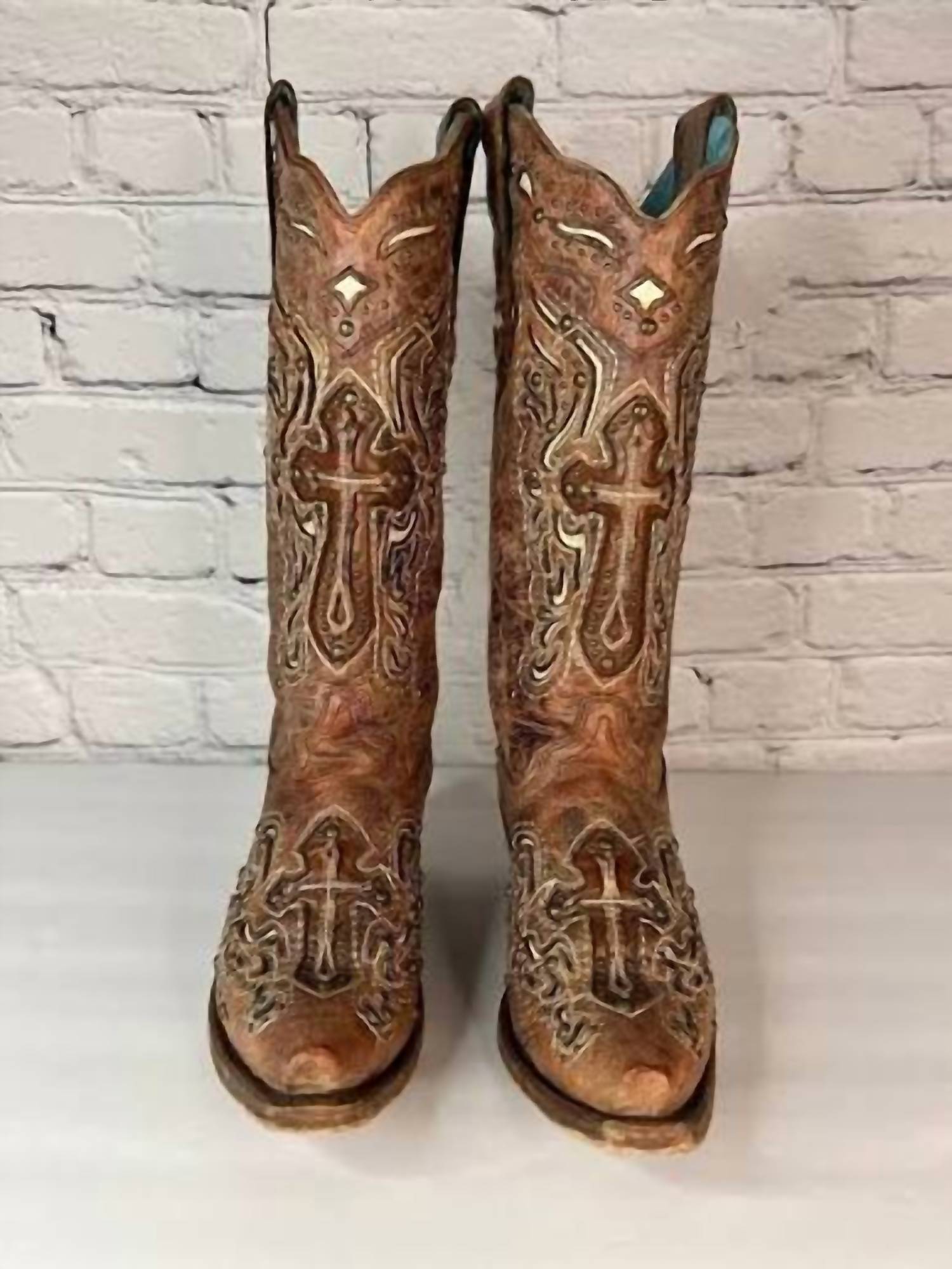 Corral - Women's Inlay Cross And Studs Cowgirl Boots