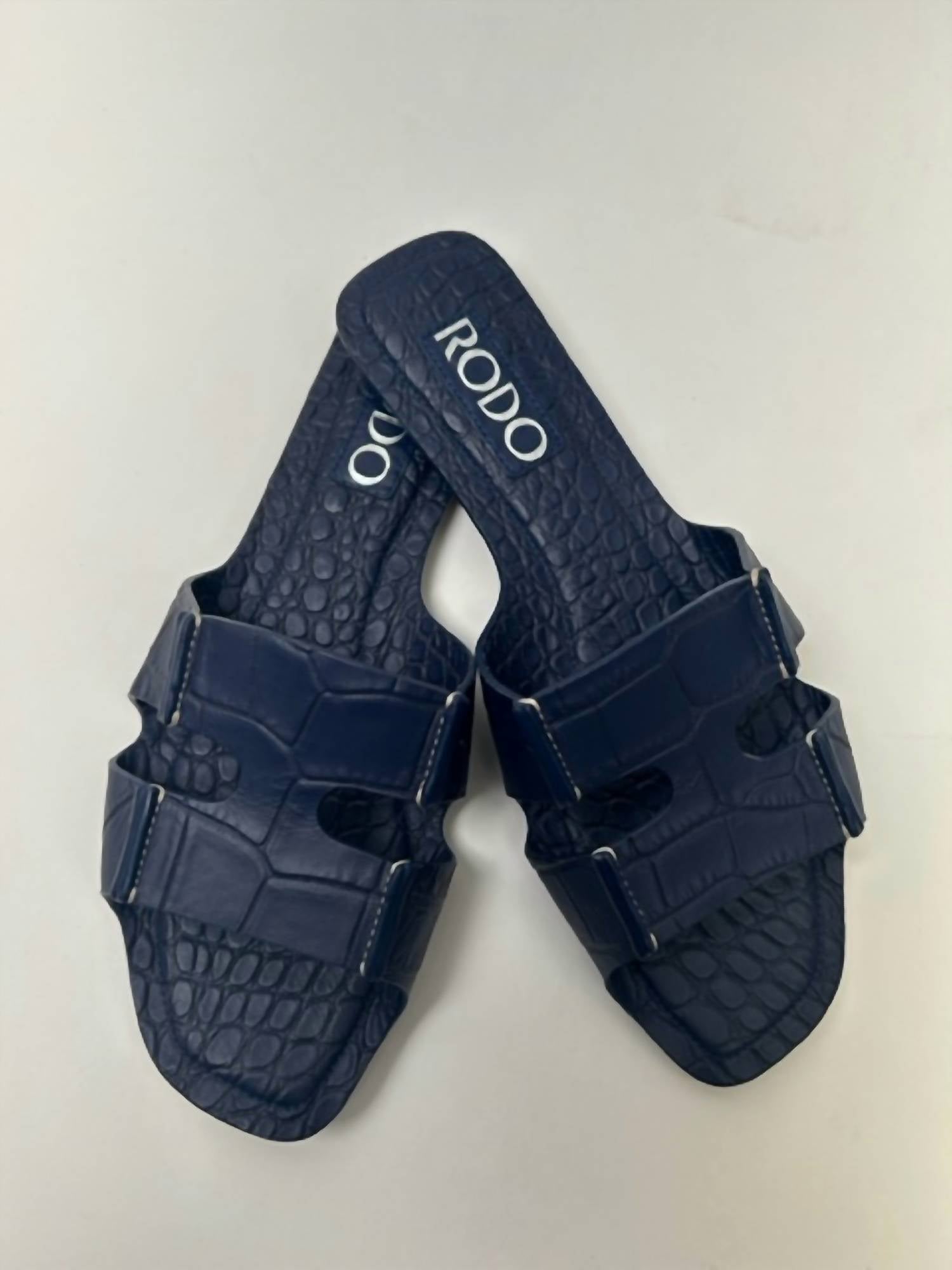 Moc Croc Flat