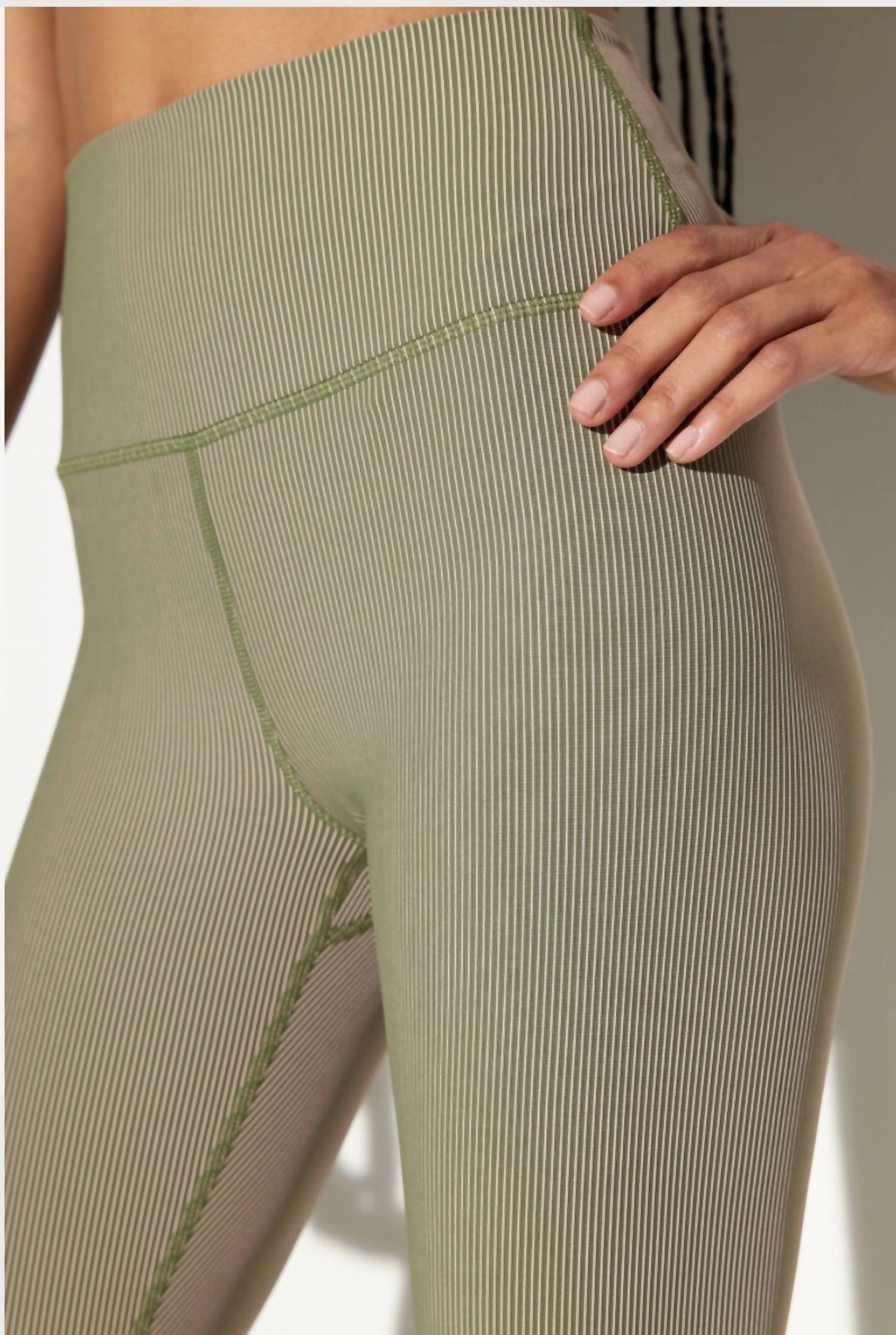 Spiritual Gangster - Lotus 2-Tone 7/8 Legging