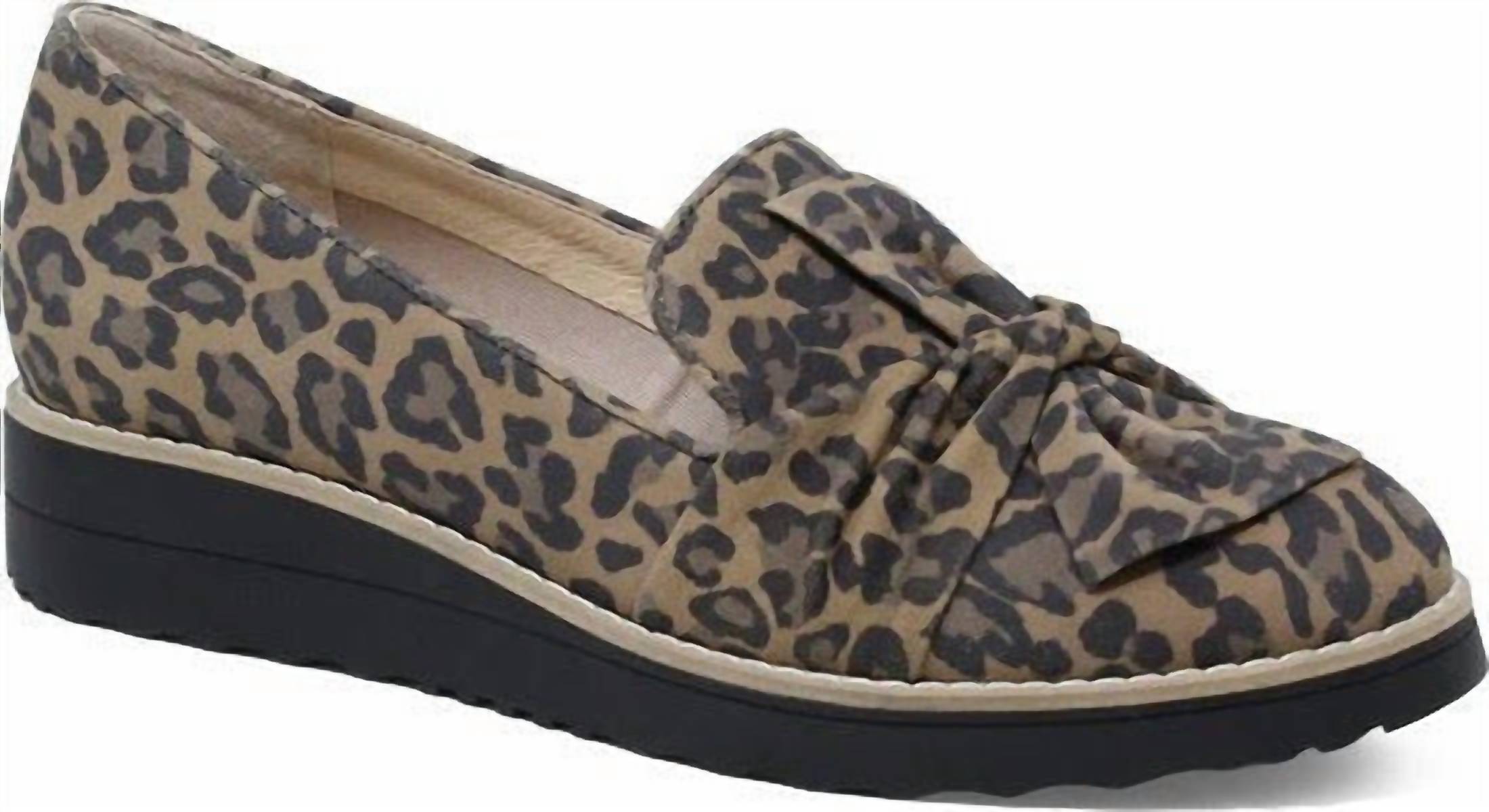 Django & Juliette Women's Oclem Foam Wedge in camel leopard suede - women's shoe
