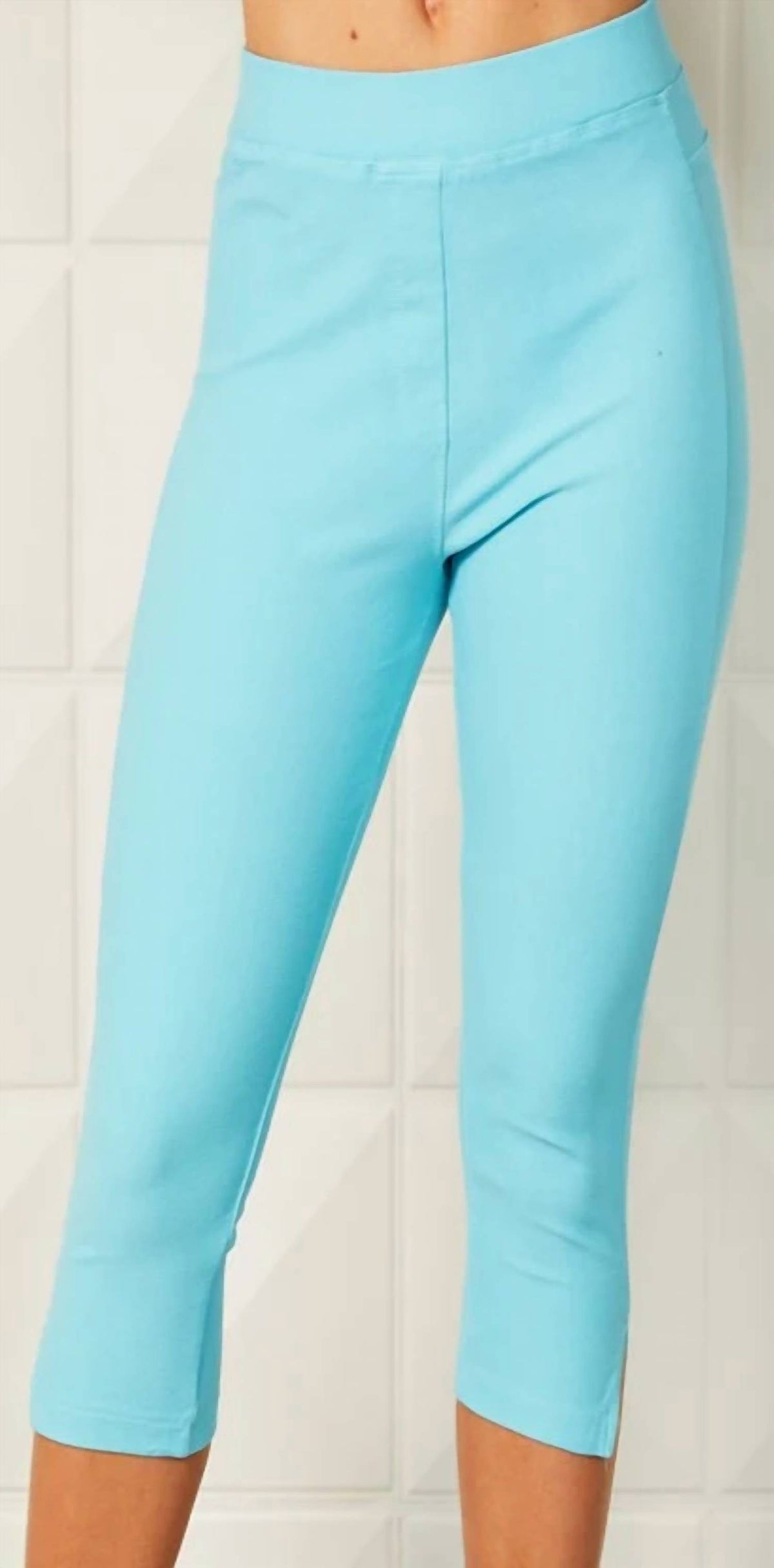 French Kyss - Essential Capri Pull-on Pant