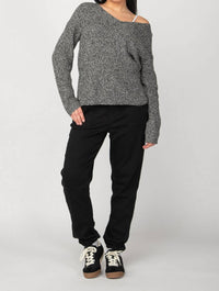 Dex - Long Sleeve Bevelled Hem Sweater