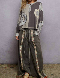 Pol - Crew Neck Peace Patch Floral Knit Top